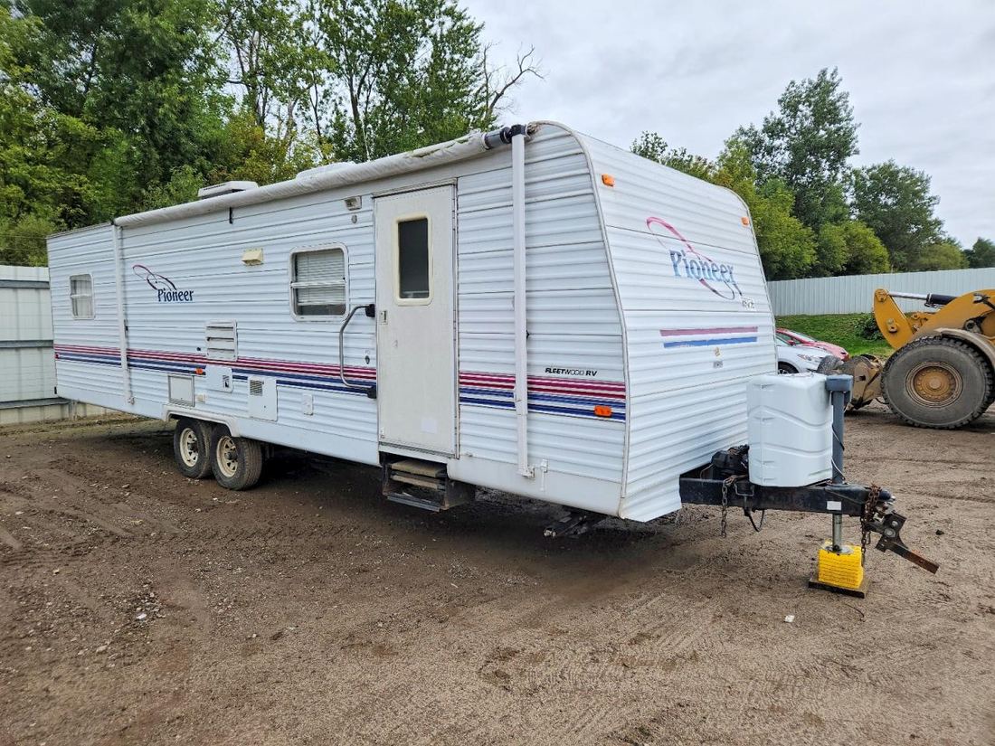 2002 FLEETWOOD PIONEER
