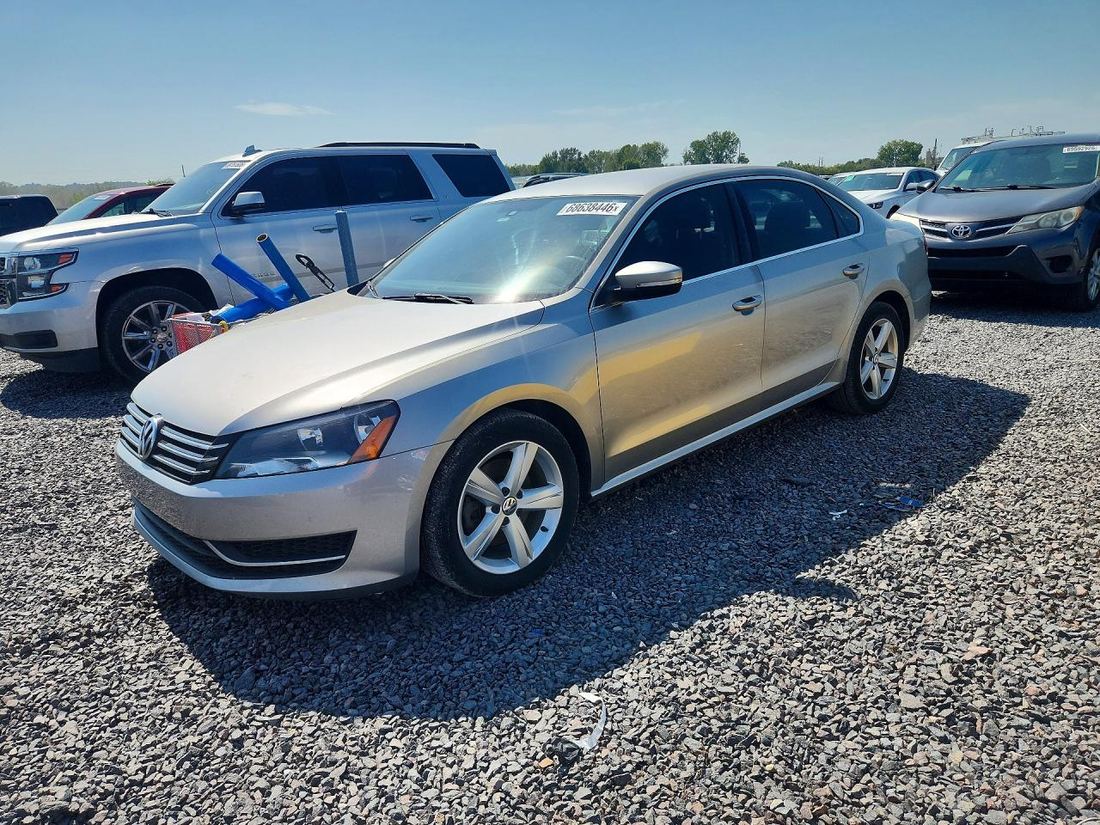 2013 VOLKSWAGEN PASSAT