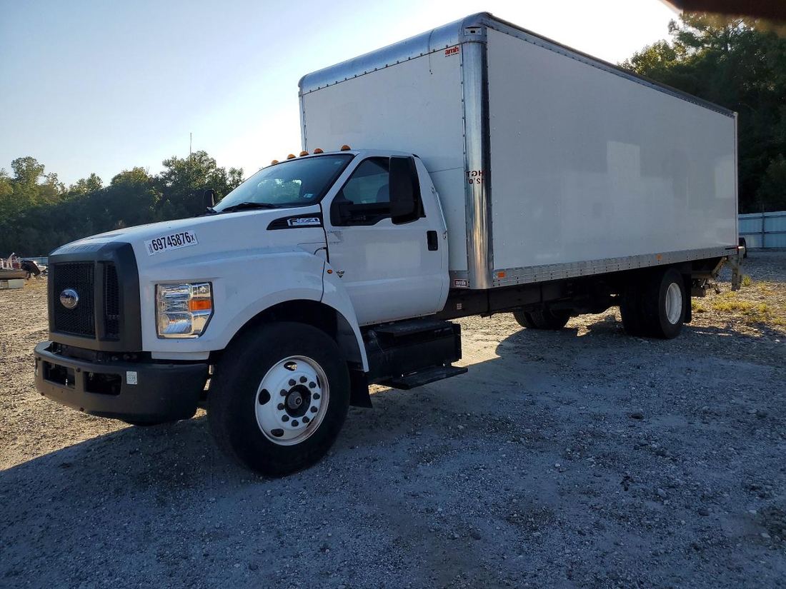 2022 FORD F650