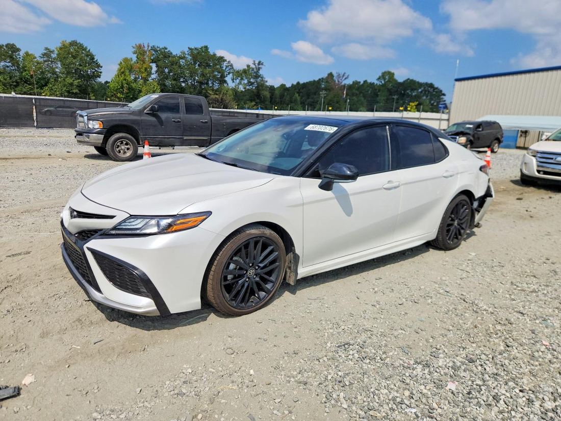 2024 TOYOTA CAMRY