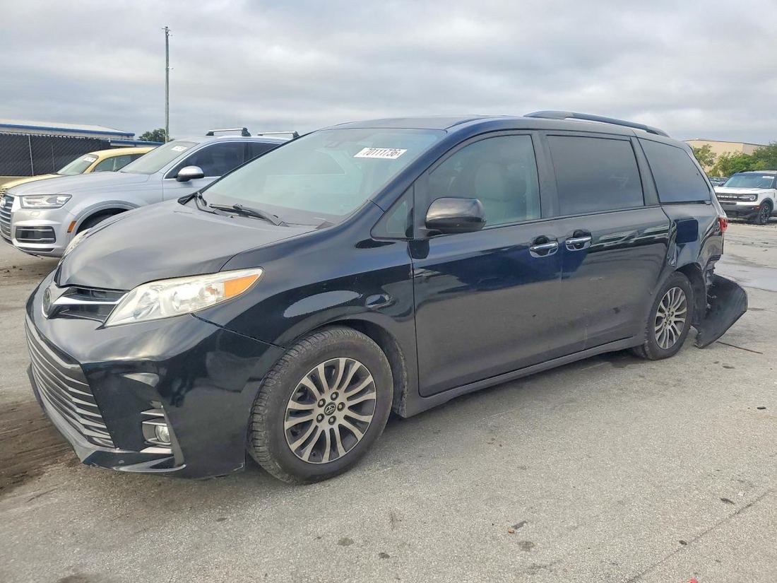 2019 TOYOTA SIENNA