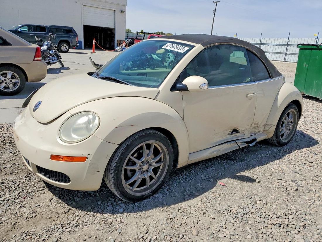 2008 VOLKSWAGEN NEW BEETLE