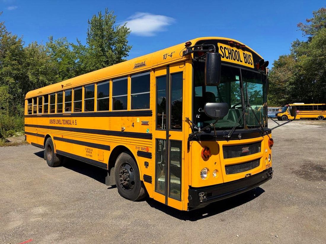 2015 THOMABUSES BUS