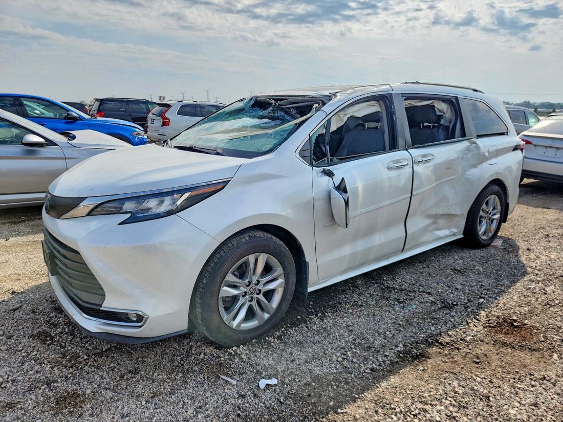 2022 TOYOTA SIENNA