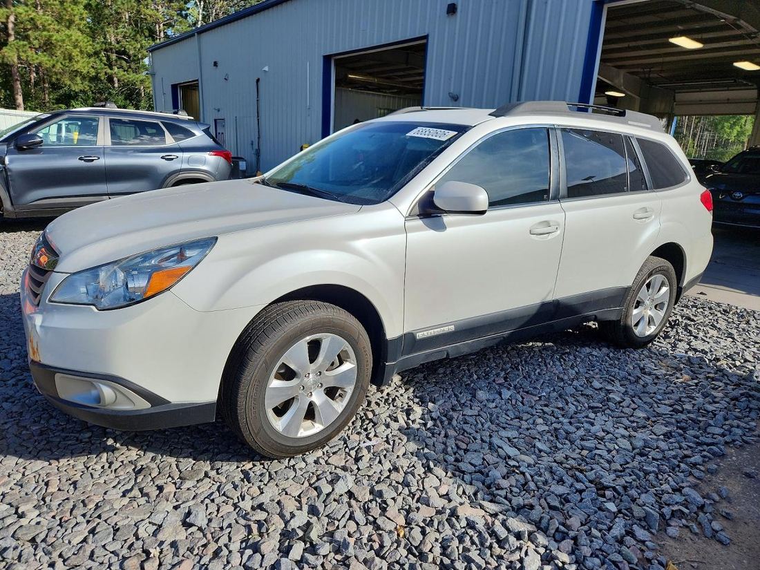 2011 SUBARU OUTBACK