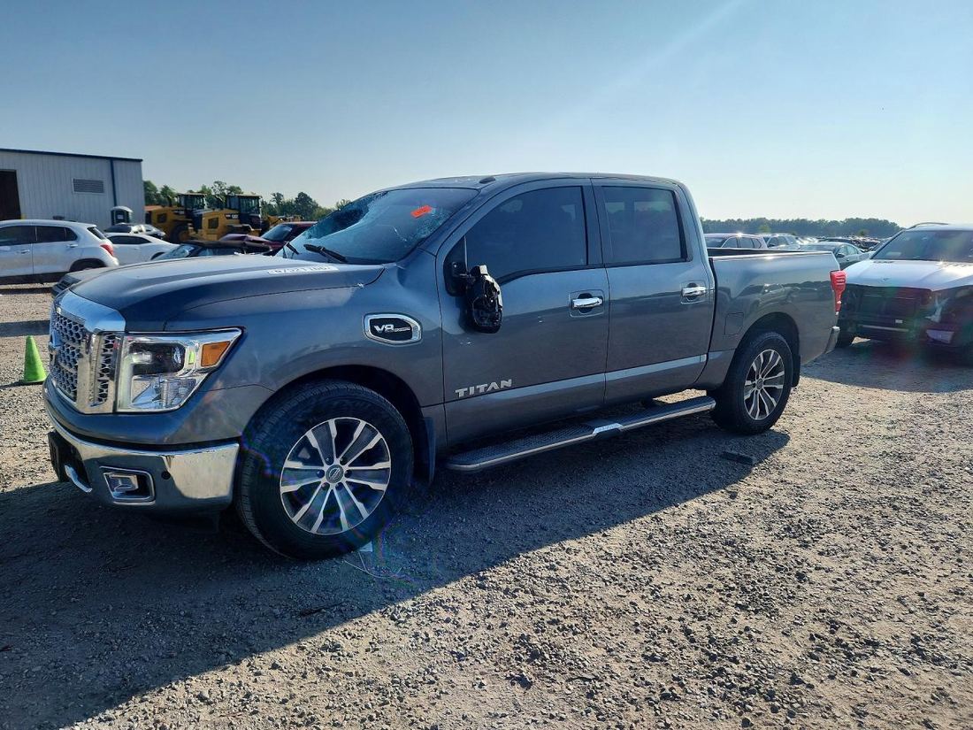2017 NISSAN TITAN