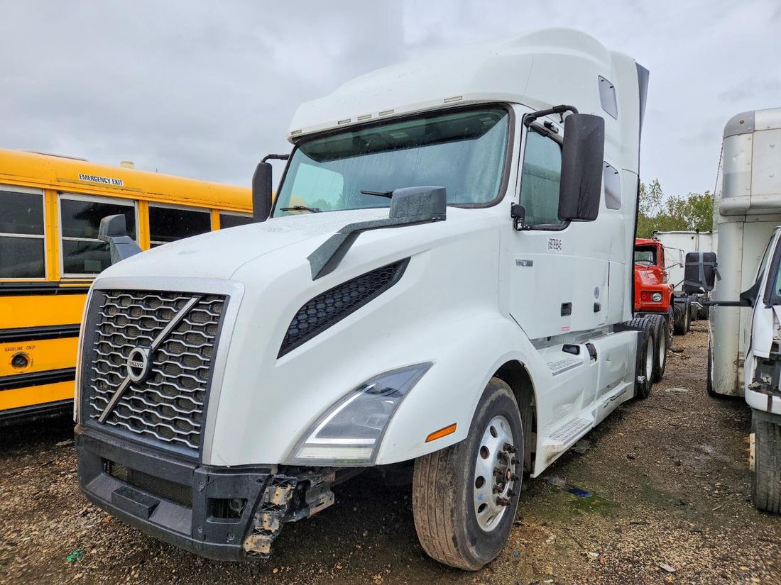 2020 VOLVO VN