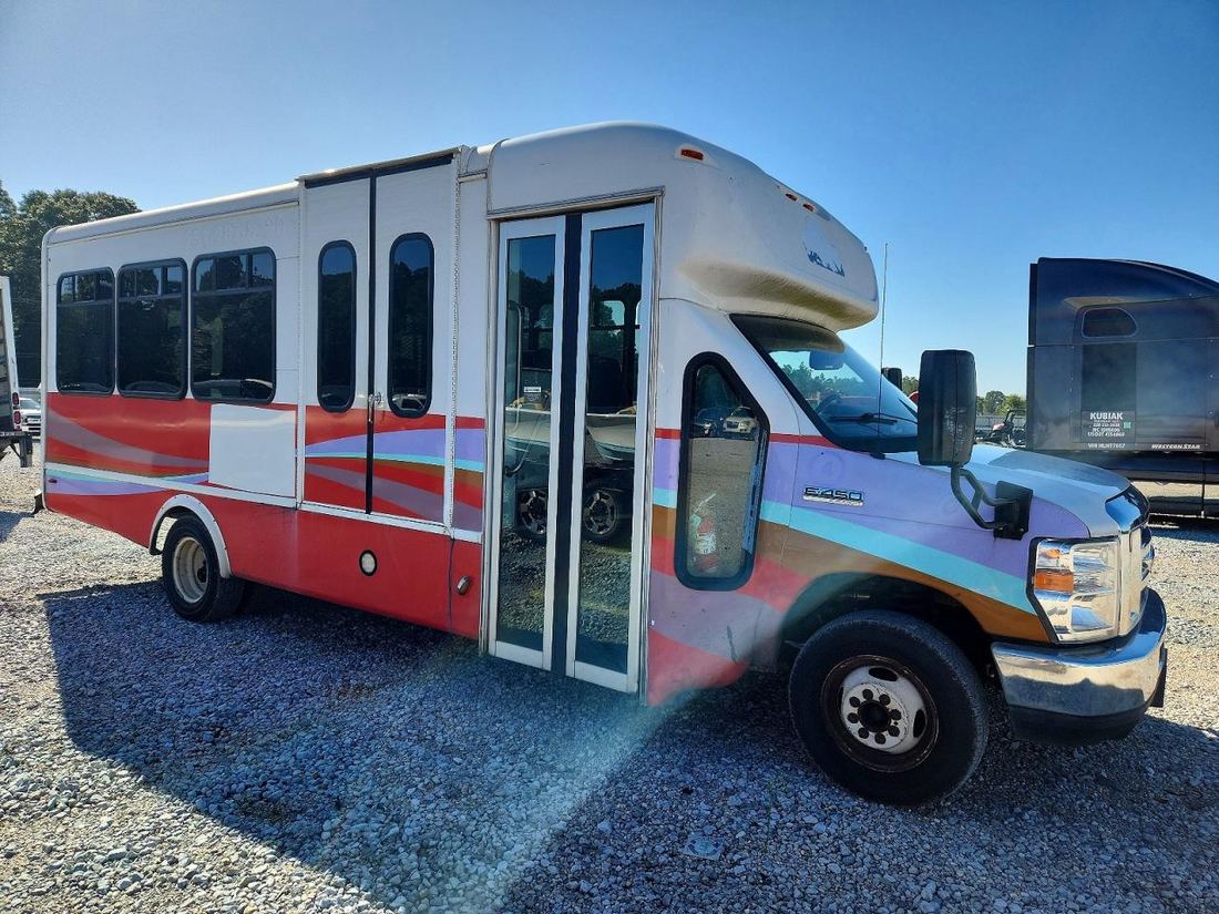 2019 FORD E450