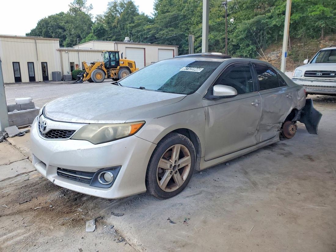 2014 TOYOTA CAMRY