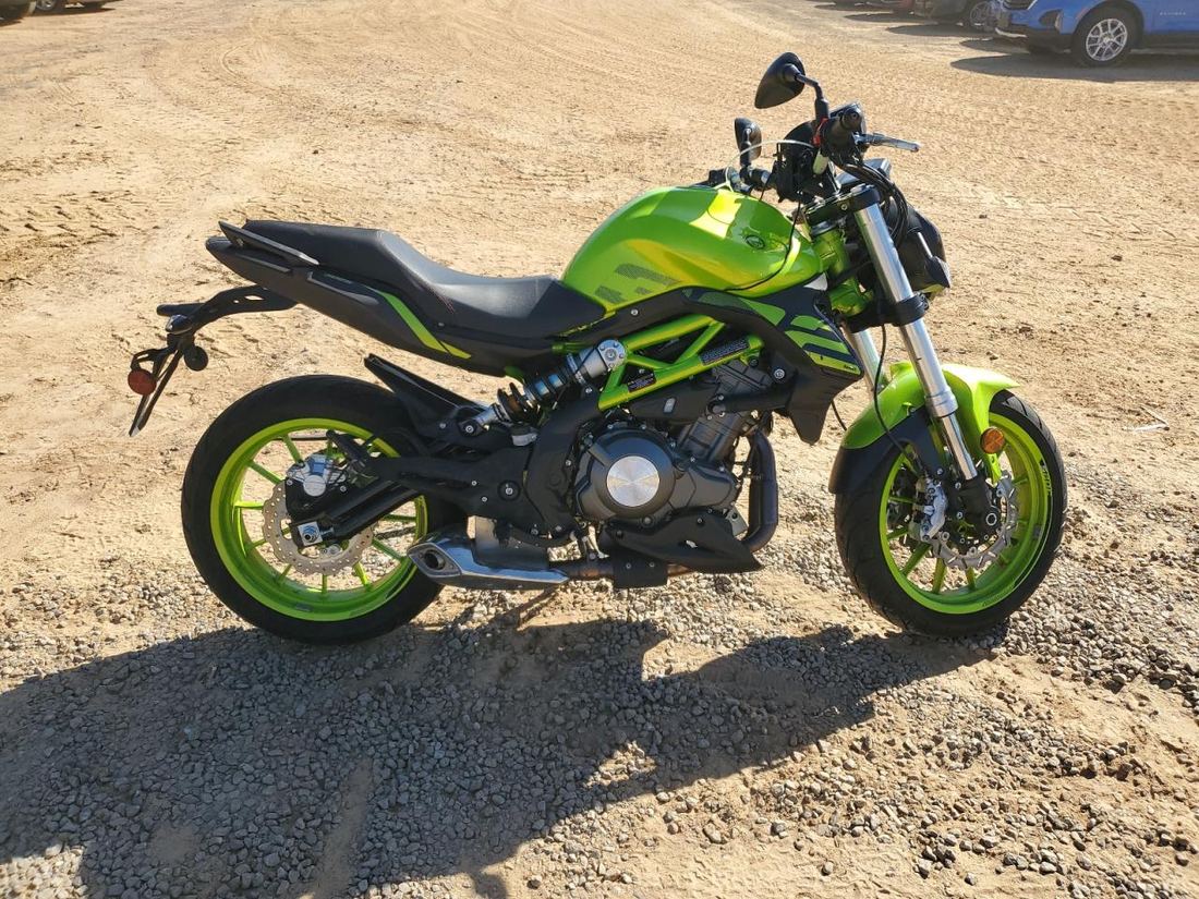 2022 BENELLI 302S