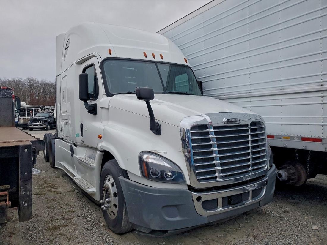 2018 FREIGHTLINER CASCADIA 1