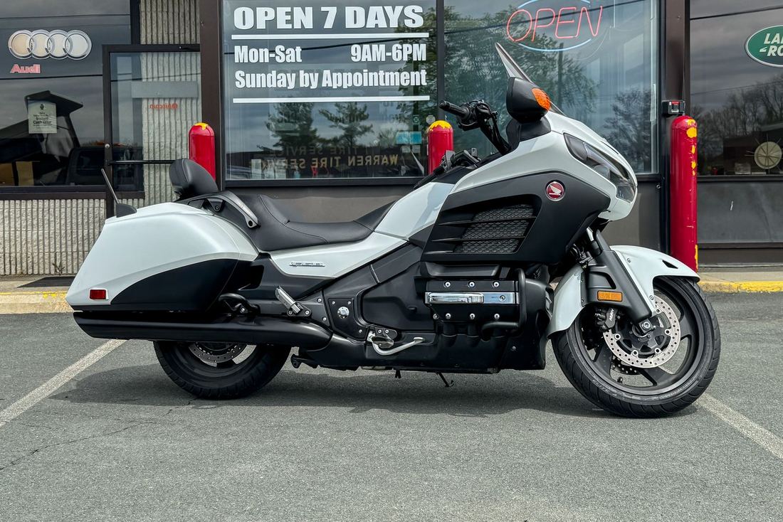 2016 Honda GL1800BD/F6B (Deluxe)