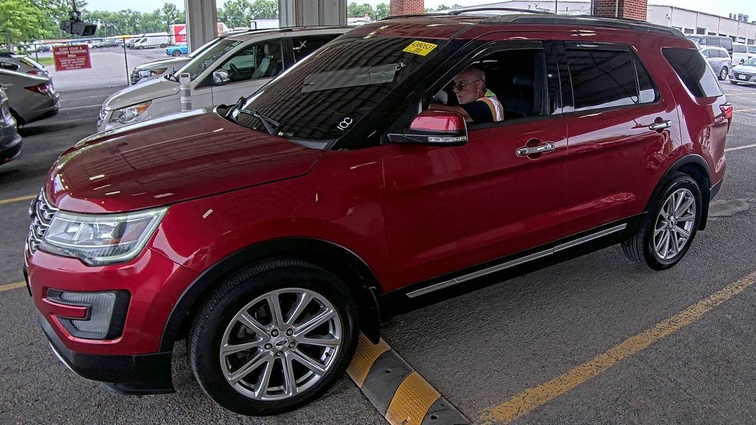 2016 Ford Limited