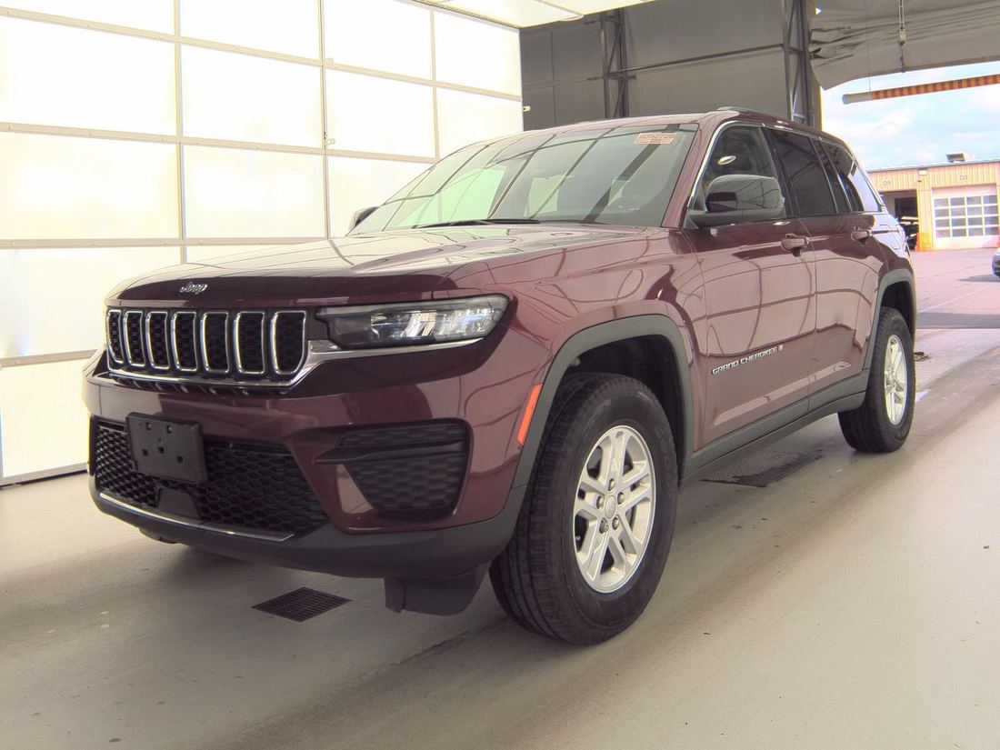 2023 JEEP Laredo, Altitude
