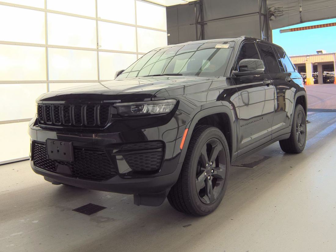 2023 JEEP Laredo, Altitude