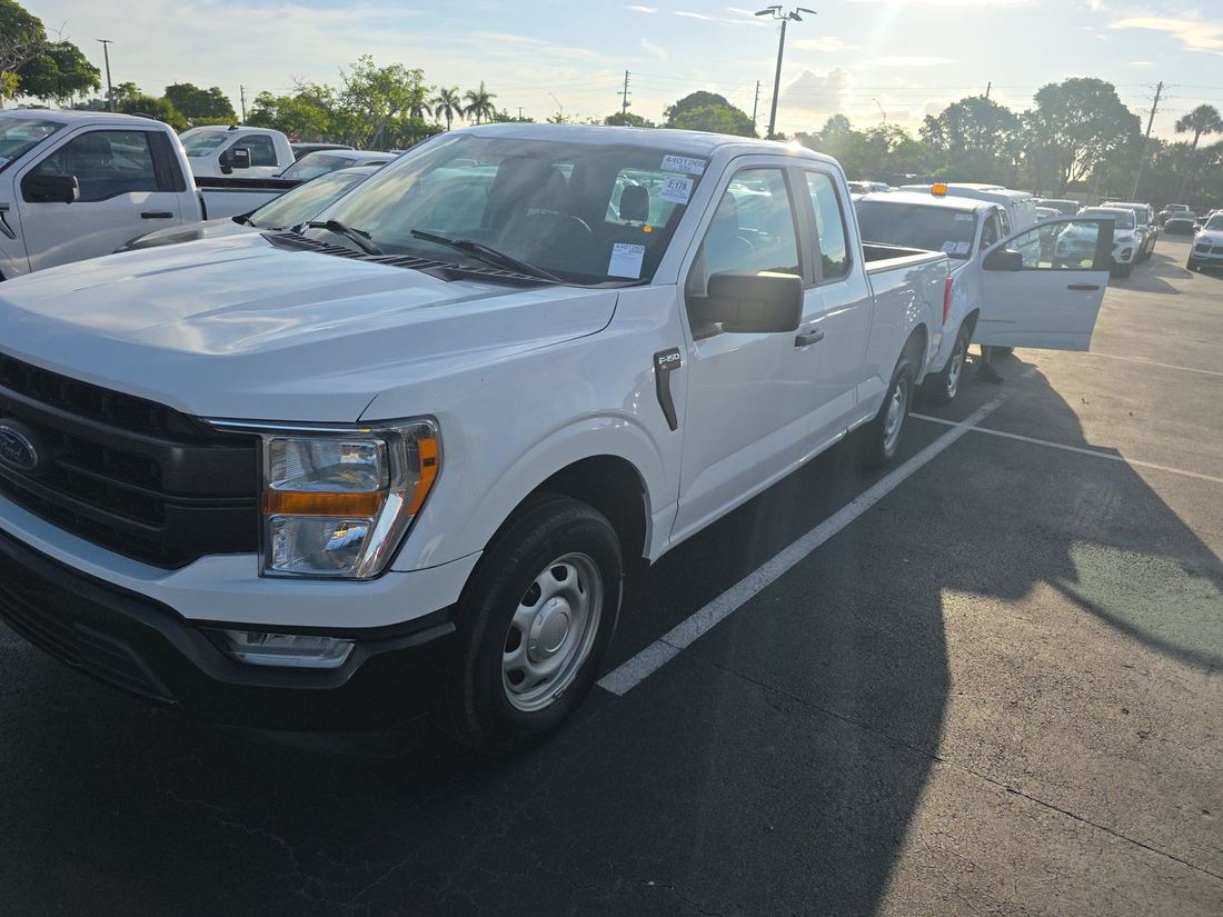 2022 Ford SuperCab