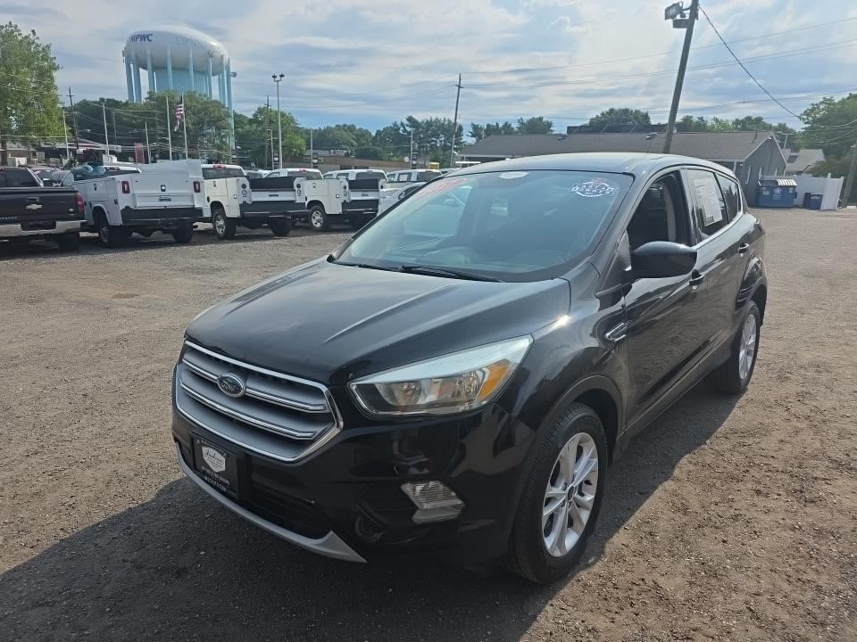 2017 Ford SE