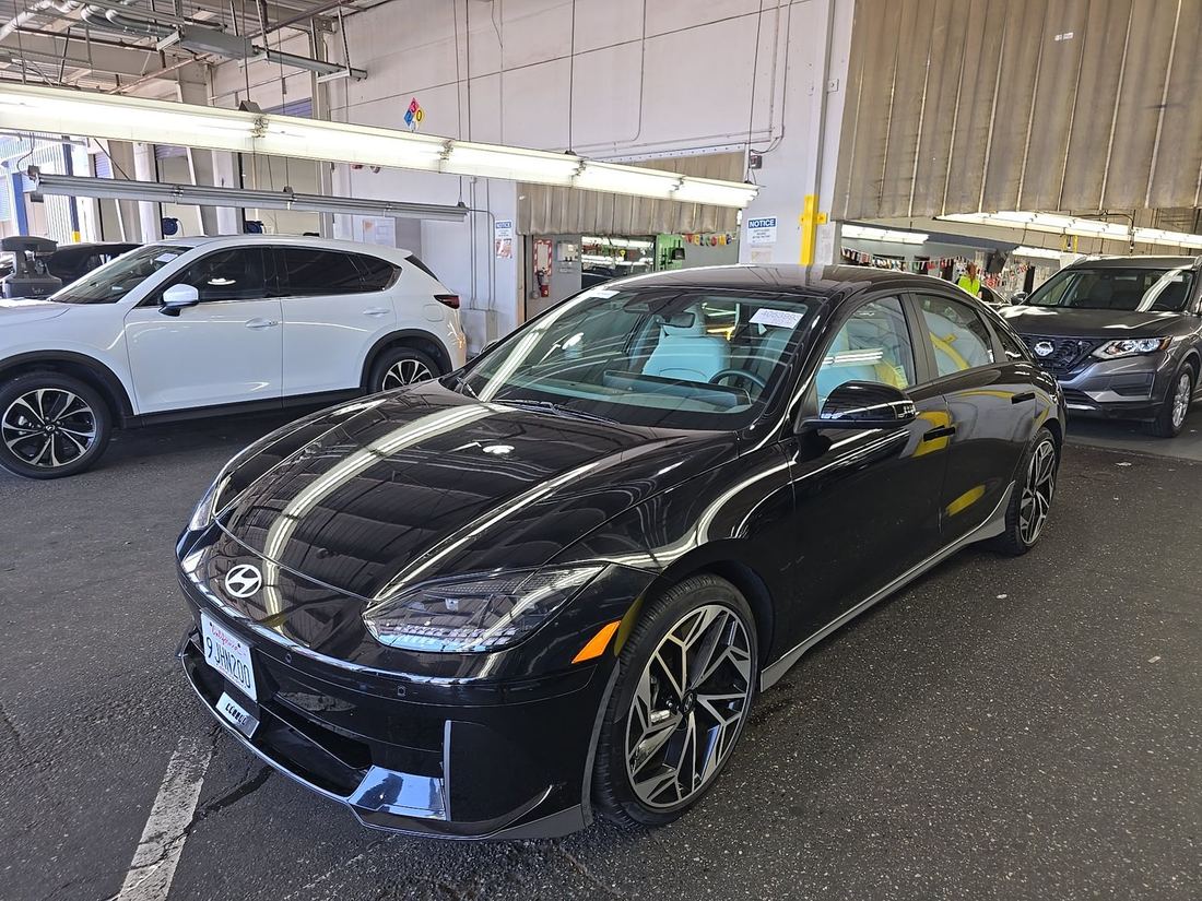 2023 HYUNDAI SEL