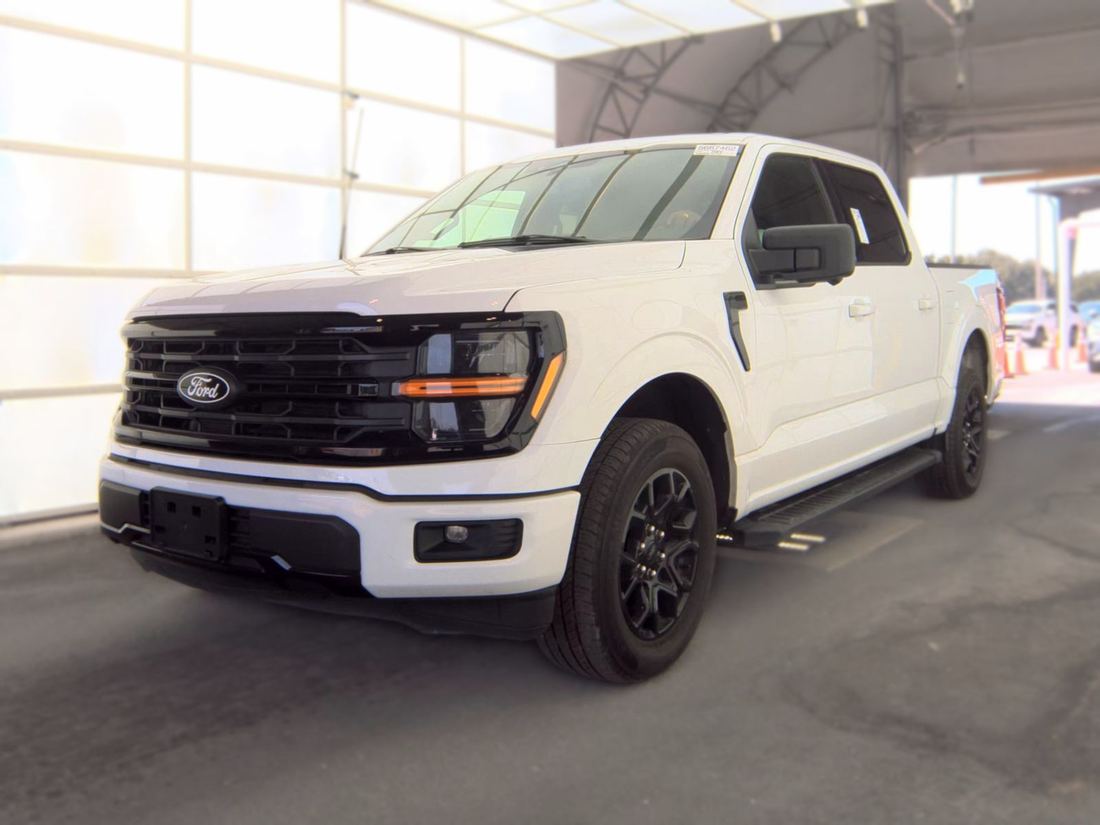 2024 FORD XLT