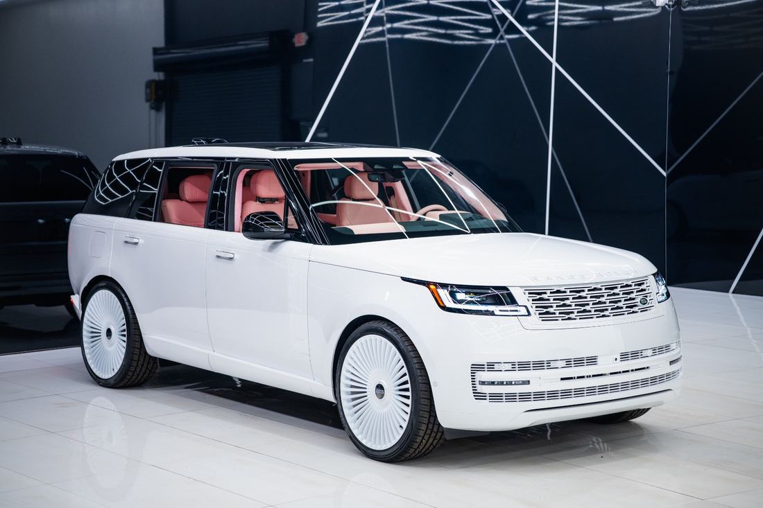2026 Land Rover SE