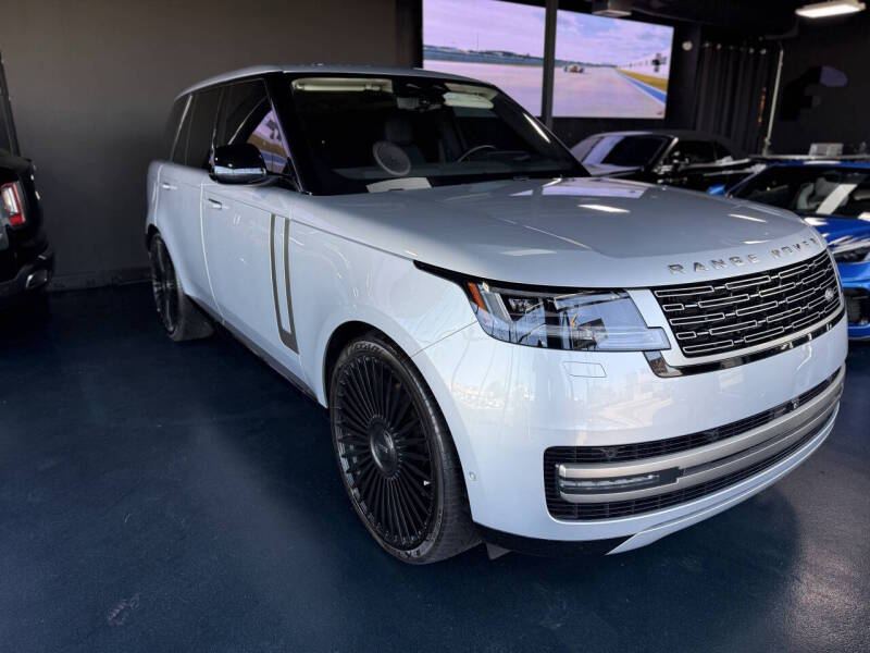 2023 Land Rover SE