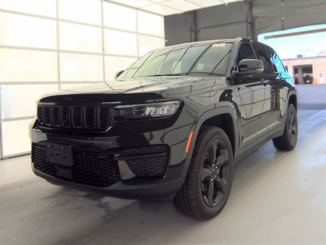 2023 JEEP Laredo, Altitude