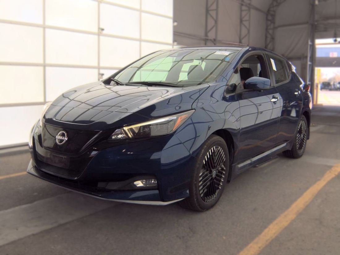 2024 NISSAN SV