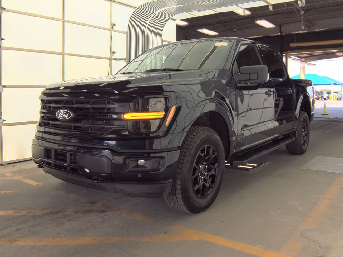 2024 FORD XLT