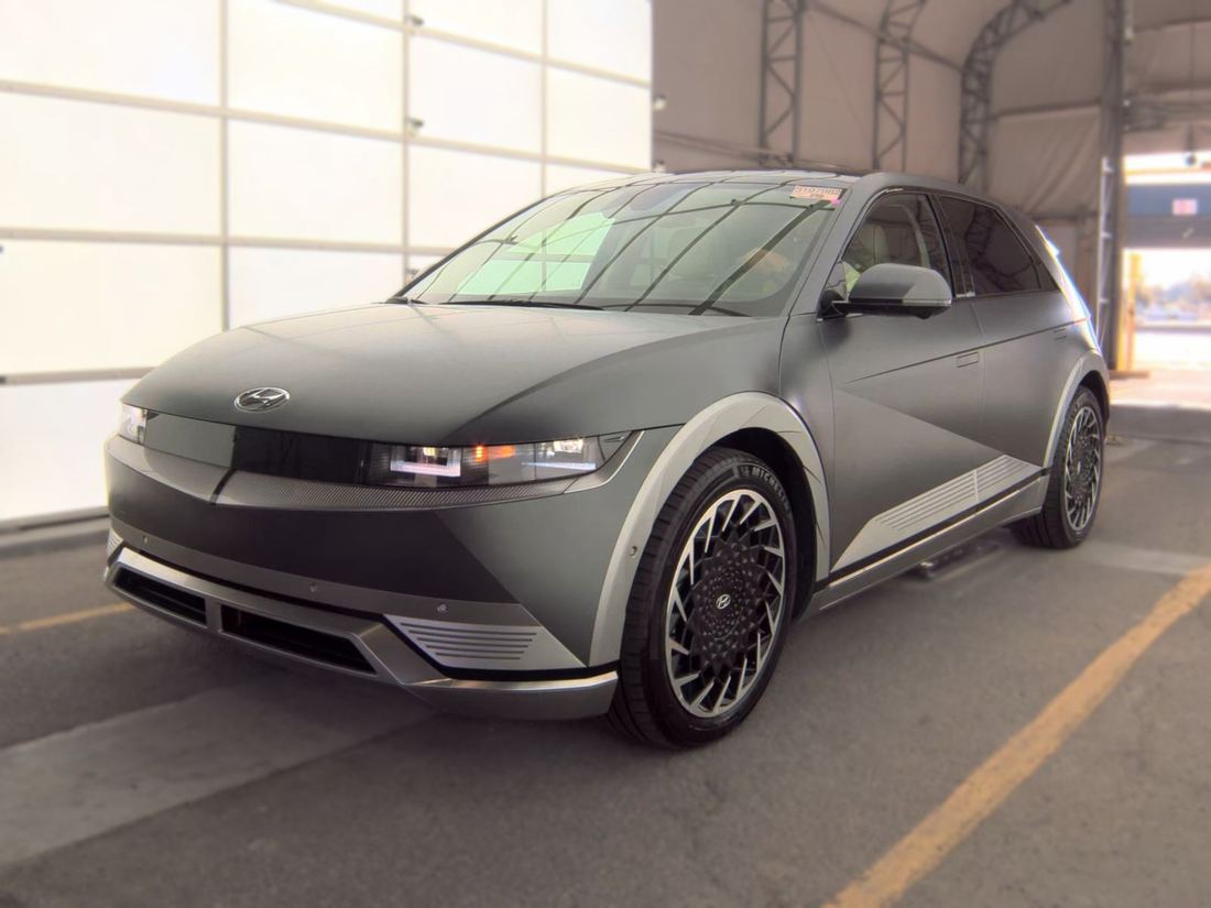 2024 HYUNDAI Limited, Disney 100 Platinum Edition