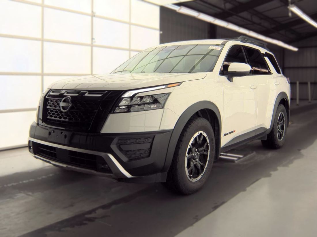 2025 NISSAN SV