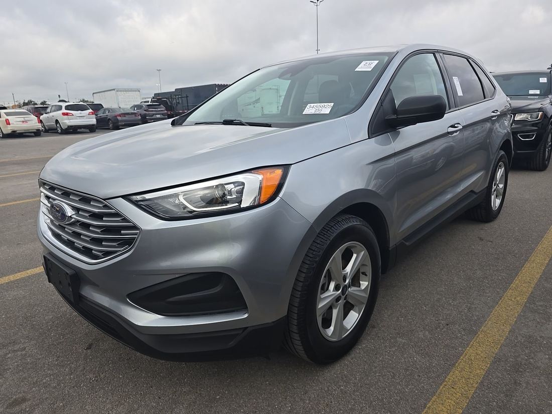 2022 Ford SE