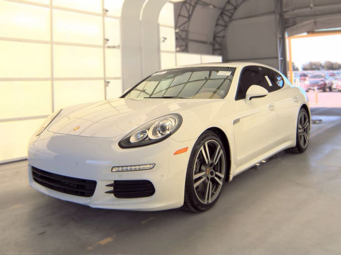 2015 PORSCHE Base (2WD), 4 (4WD)