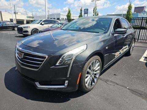 2017 Cadillac Luxury