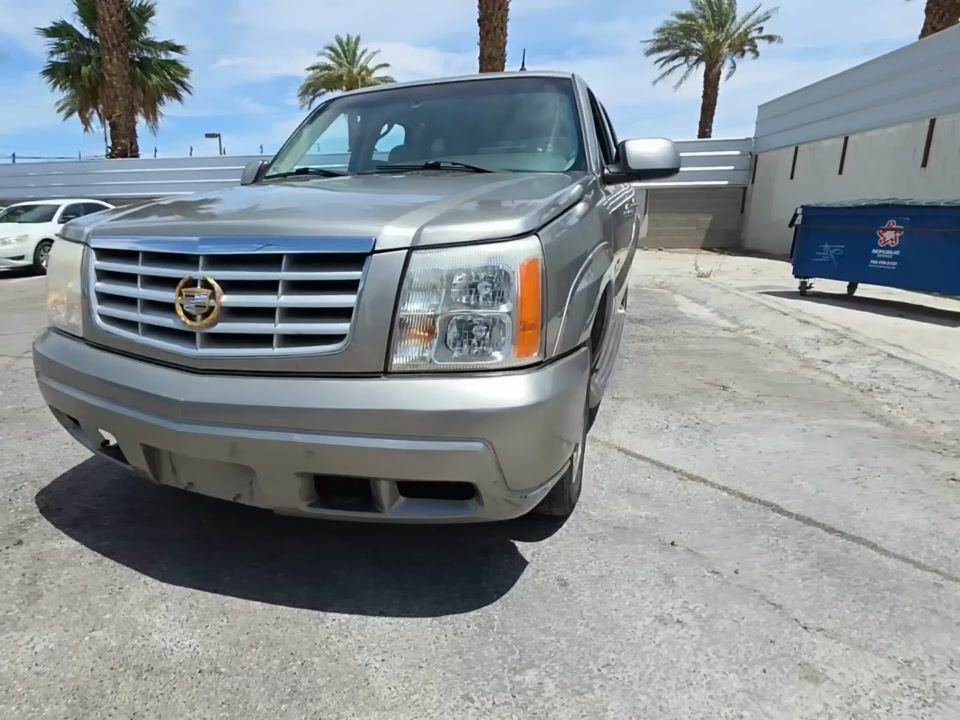 2002 Cadillac 1500 (1/2 Ton)