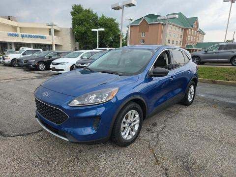 2022 Ford SE