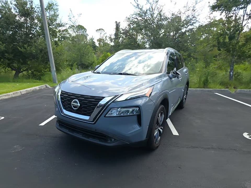 2021 Nissan PLATINUM