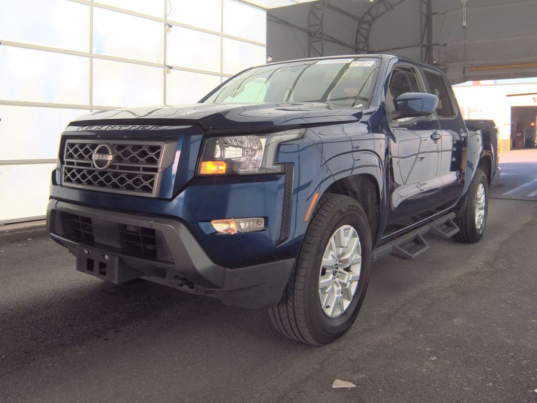 2022 NISSAN Crew Cab