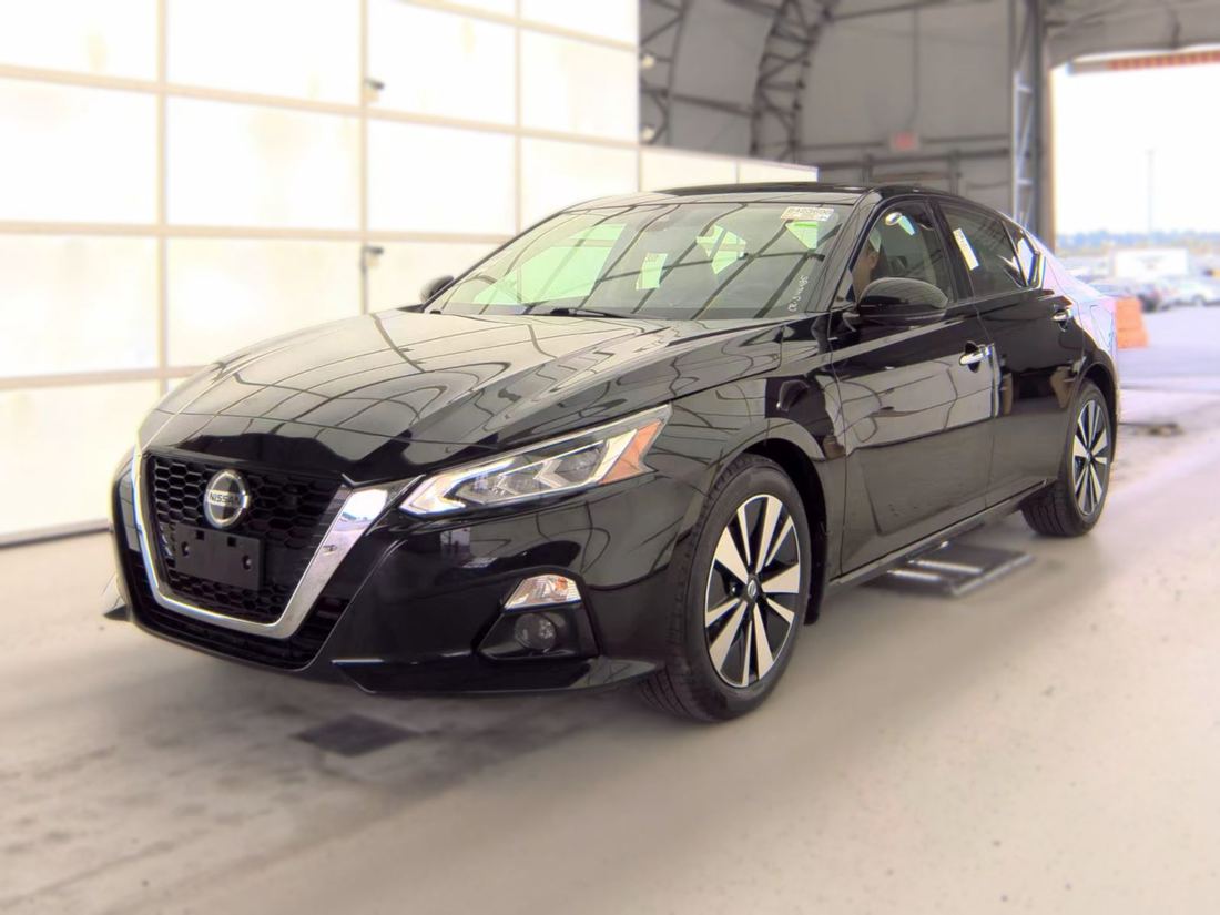 2019 Nissan SL