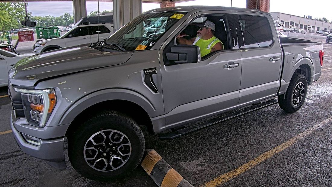 2023 FORD SuperCrew