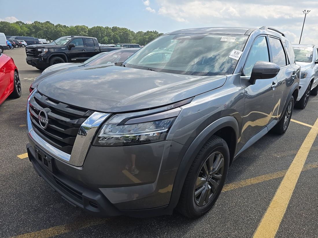 2022 Nissan SV
