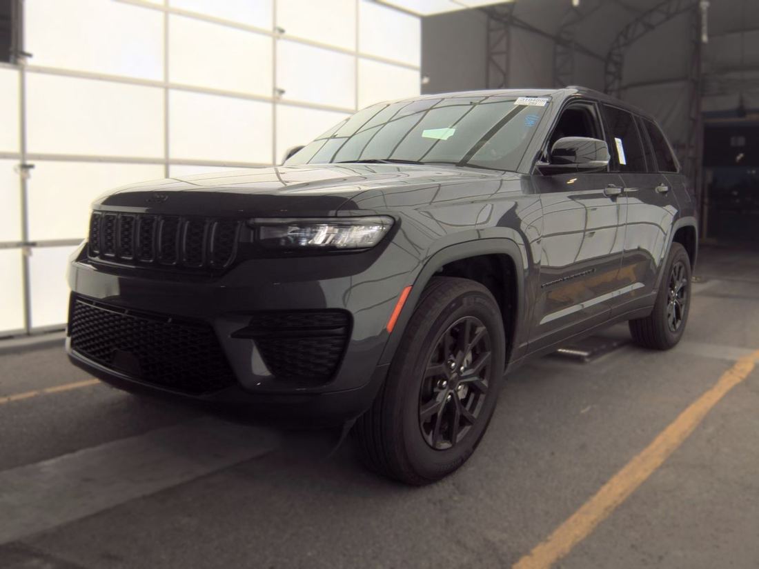 2025 JEEP Laredo, Altitude