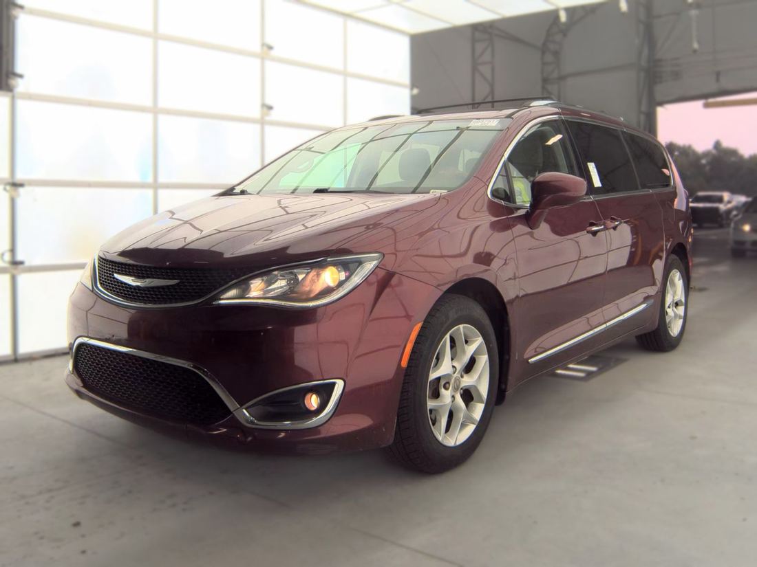 2017 Chrysler Touring L Plus
