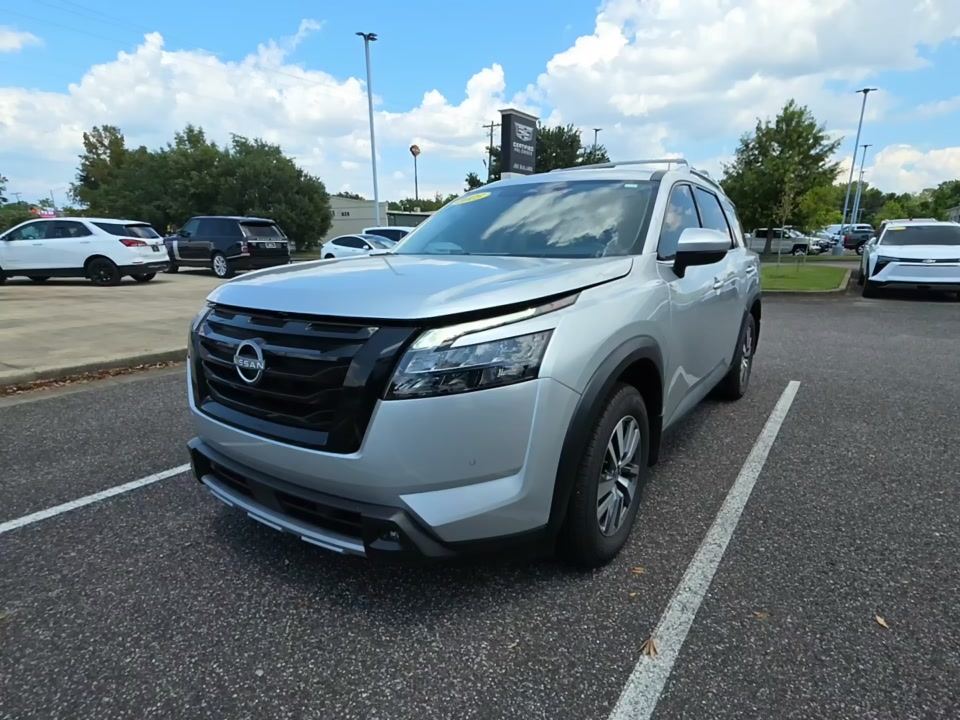 2025 Nissan SL
