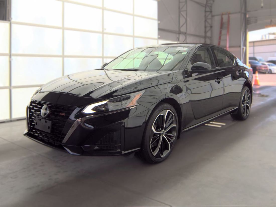 2025 NISSAN SR