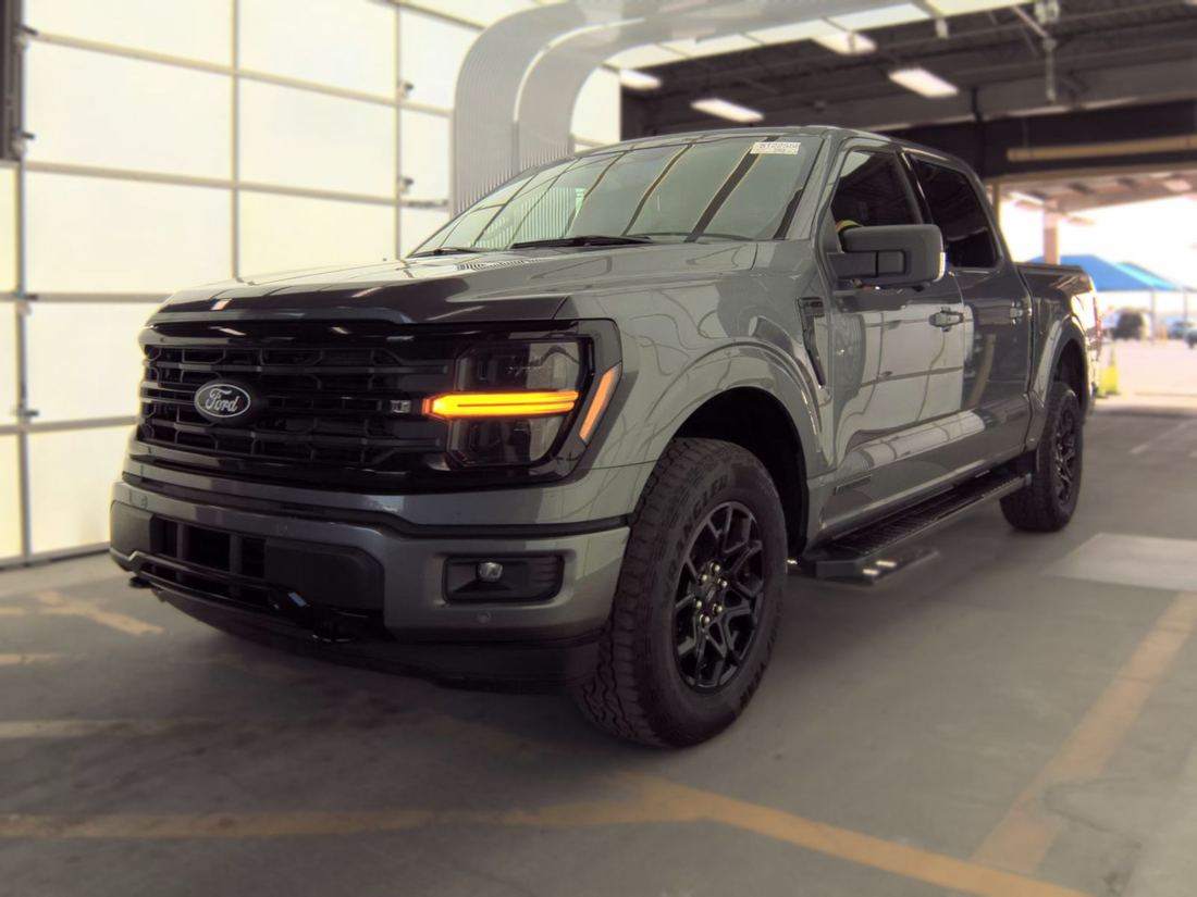 2024 FORD XLT