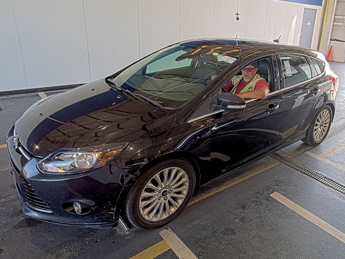 2012 FORD Titanium