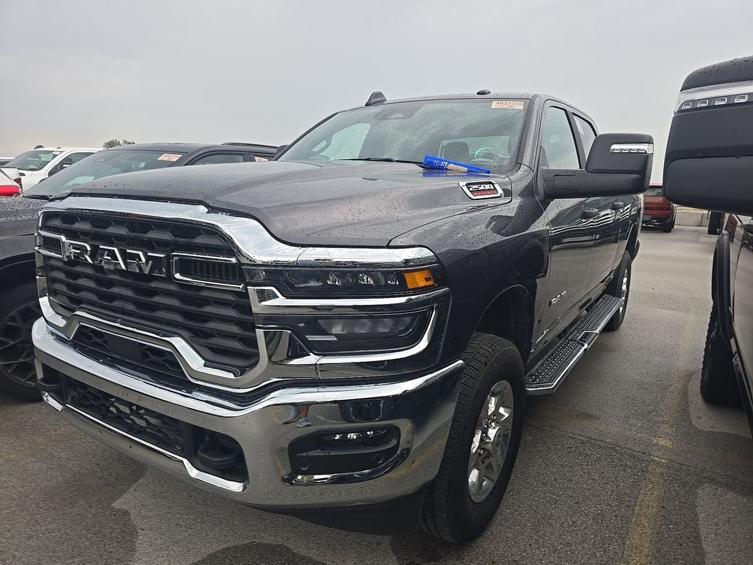 2025 RAM Big Horn/Lonestar