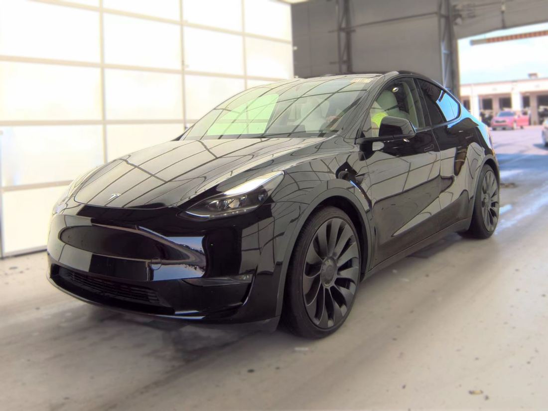 2024 TESLA Model Y