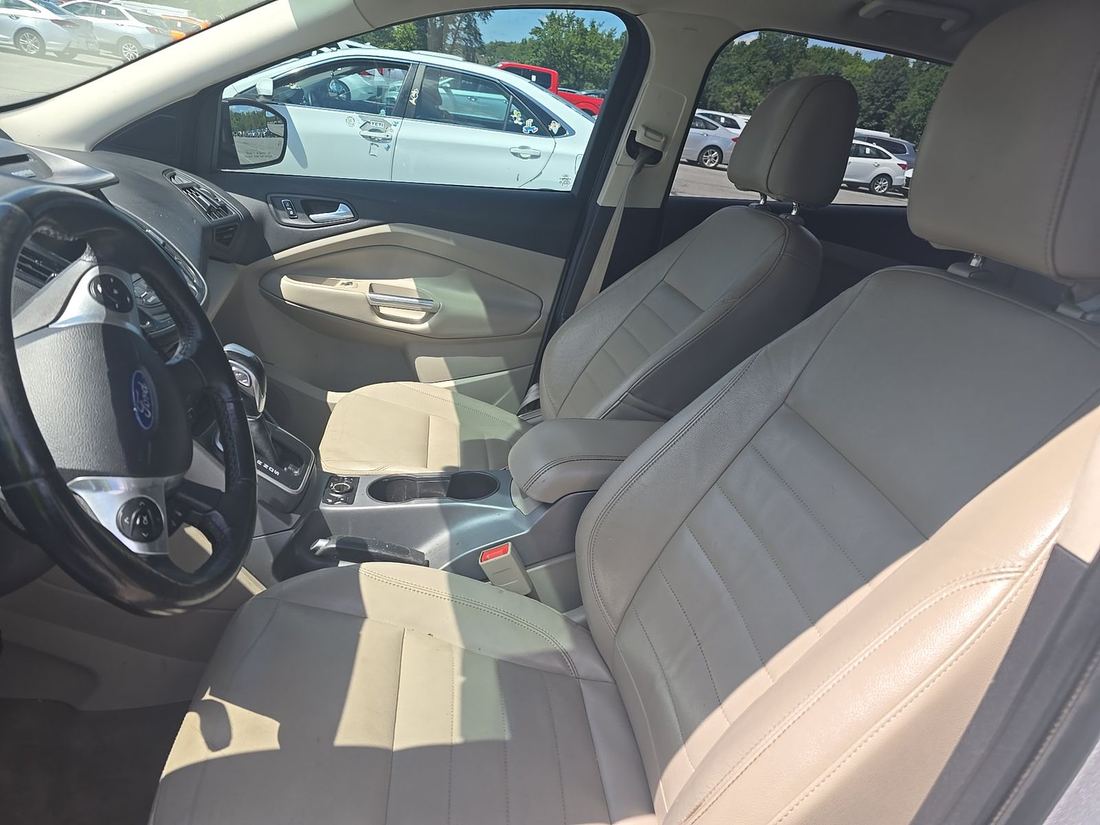 2014 FORD SE