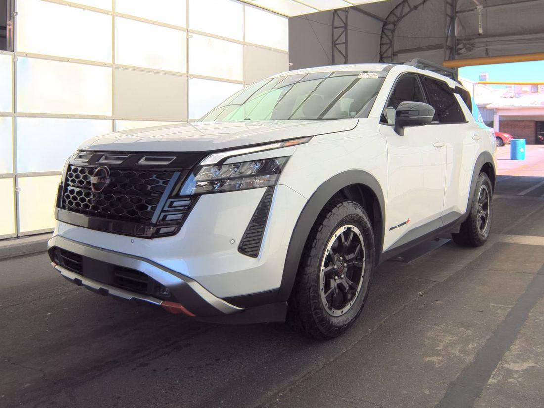 2026 Nissan SV